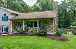 5210 HONEYSUCKLE LANE, NEW HOLLAND, PA 17557