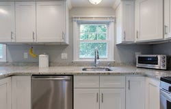 12 Pine St, Pepperell, MA 01463