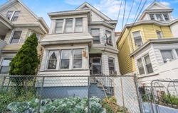 245 17Th Ave, Paterson City, NJ 07504-2386