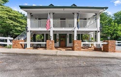 168 West Main Street, Dahlonega, GA 30533