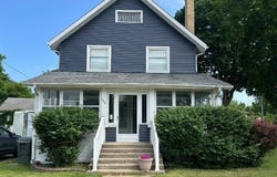 423 E Prairie Street, Vicksburg, MI 49097