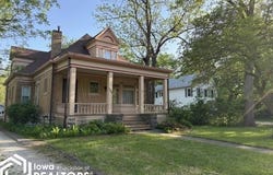 502 E Burlington Avenue, Fairfield, IA 52556