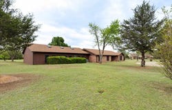 306 Curts Dr, Lawton, OK 73507