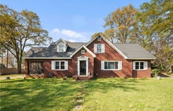 108 W Hampton Avenue, Honea Path, SC 29654
