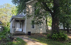 2011 N BIGELOW Street, Peoria, IL 61604