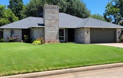 724 Three Oaks Drive, Midwest City, OK 73130