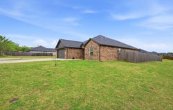 122 North Meadows, Pottsboro, TX 75076