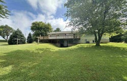 295 County Highway 8 Highway, Congerville, IL 61729