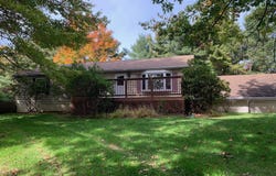 5 Cobblewood Drive, Mount Pocono, PA 18344