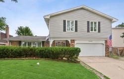 17W467 Portsmouth Drive, Darien, IL 60561