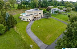 2224 Meadow Brook Drive, North Whitehall Twp, PA 18078