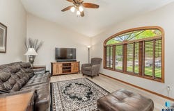 505 N Oak Ridge Rd, Brandon, SD 57005