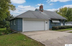 205 N Thompson St, Delavan, MN 56023