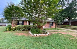 104 Griffith Avenue, Prattville, AL 36066