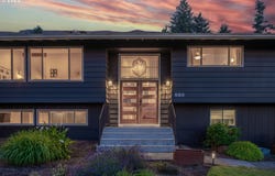 860 SKYLAND DR, Lake Oswego, OR 97034