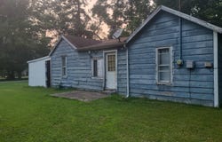 822 W Kennicott Street, Carbondale, IL 62901