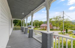 313 W Spring St, Oliver Springs, TN 37840