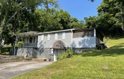 404 Marshal St, Clinton, TN 37716