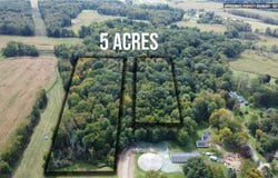 Carlyn Drive, Saegertown, PA 16433