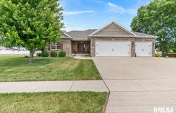 2100 West Road Drive, Springfield, IL 62711