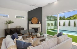 7938 Kenyon Avenue, Los Angeles, CA 90045