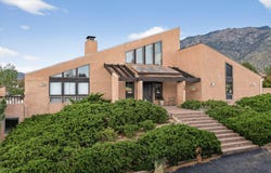 450 LIVE OAK Lane NE, Albuquerque, NM 87122