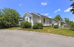 8 Woodland Circle, Wareham, MA 02571