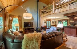 9 Gooseberry Ln, Jay, NY 12941