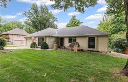 7921 Roe Avenue, Prairie Village, KS 66208