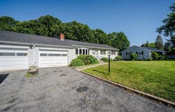 66 Wood St, Woburn, MA 01801