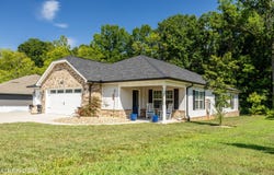 1706 Wilkinson Pike, Maryville, TN 37803
