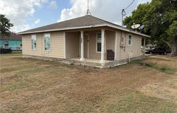 602 W Dallas Avenue, Seadrift, TX 77983