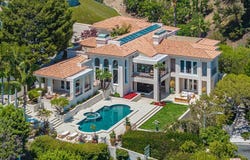 1136 Calle Vista Dr, Beverly Hills, CA 90210