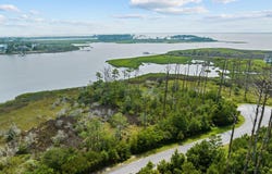 211 Leeward Lane, Beaufort, NC 28516