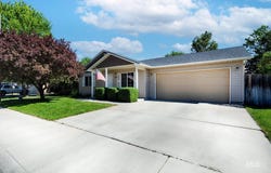 541 E Great Bear St, Kuna, ID 83634