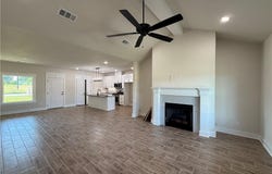 40  W Gilpin  ST, Farmington, AR 72730