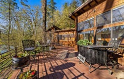 4941 Riverbanks Road, Grants Pass, OR 97527