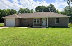 306 Bayless, Wister, OK 74966