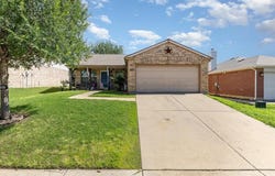 8900 Tumbleweed Drive, Cross Roads, TX 76227