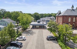 12 School St, Merrimac, MA 01860