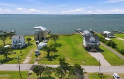 606 Island Road, Harkers Island, NC 28531