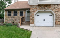 7239 N BALES Avenue, Gladstone, MO 64119