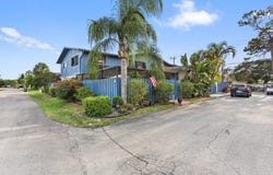 4652 Holly Lake Drive, Lake Worth, FL 33463