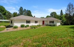 22100 N Uldriks Drive, Battle Creek, MI 49017