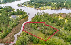 960 Southern Plantation Drive N, Oriental, NC 28571