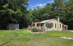 59 Farm View Lane, Paris, ME 04281