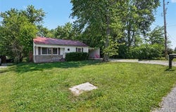 930 York Road, Mount Vernon, IL 62864
