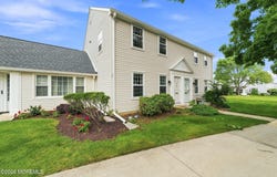 13 Sussex Way, Monroe, NJ 08831