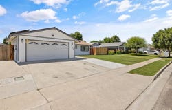 1176 Robin Avenue, Hanford, CA 93230