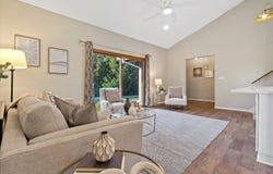 W54n107 McKinley Ct, Cedarburg, WI 53012